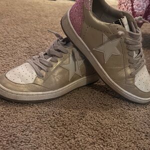 Star-Embellished Sneakers with Pink Glitter Heel